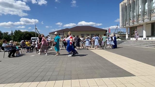 Сегодня в Новомалыклинском районе с. Новая Малыкла празднуют праздник, посвященный Крещению Руси. смотреть онлайн