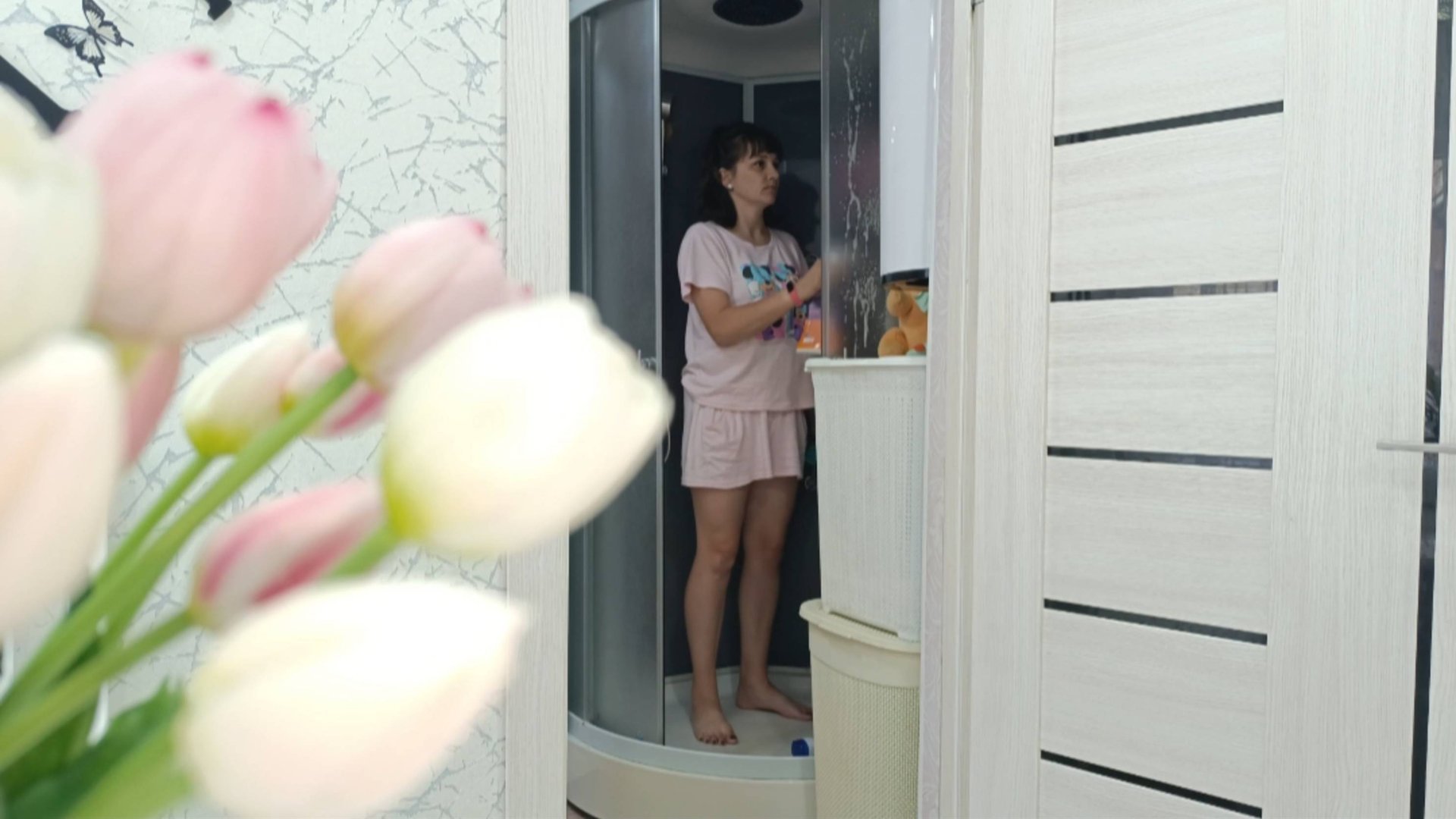 НЕ МОГУ БРОСИТЬ И УЕХАТЬ /ЦВЕТНИК В ВОДЕ/ПОВЕСИЛА ШТОРЫ/МУЖ СОБРАЛ ПАЛАТКУ смотреть онлайн