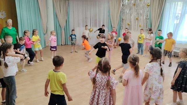 🌈 Праздник Лета в Детском Саду: Увлекательные Игры и Сладкие Сюрпризы для детей! 🎉☀️ смотреть онлайн