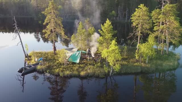 ПОПАЛ НА ОСТРОВ ПО СЕРЕДИНЕ ТАЁЖНОГО ОЗЕРА. РЫБАЛКА НА ЛЕСНОМ ОЗЕРЕ. ЖИВУ НА ОСТРОВЕ В ДАЛИ ОТ ЛЮДЕЙ смотреть онлайн