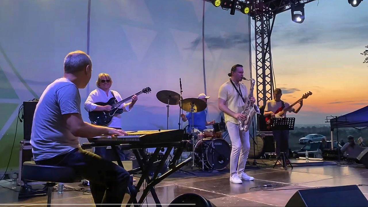 В Волжском прошел джазовый фестиваль смотреть онлайн