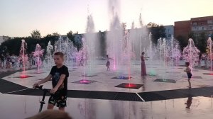 "Жизнь на пенсии".. Закатала компот и поехала отдыхать на фонтаны в Тосно.