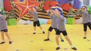 Детский сад - матросский танец ЯБЛОЧКО + стихи про моряков