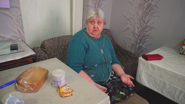 Хочу огурцов ОГОРОД И УТРО с продуктовыми покупками ПОДВАЛ ИЛЬИЧА жизнь в деревне смотреть онлайн