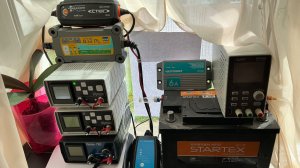 КУЛОН 825. Настройка Заряда АКБ 82 Ач. Потеря воды. Активный электролиз - ЗЛО...