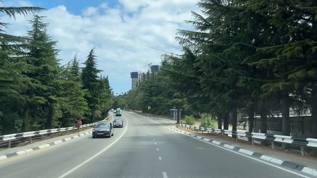 Ялта. От вертолетной площадки по ул.Блюхера до ост. Нижний Таксопарк. 19.07.25. Крым. Crimea. Yalta. смотреть онлайн