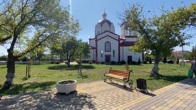 #влог Соня пошла в школу!Прогулка по станице Натухаевская. Храм Георгия Победоносца смотреть онлайн