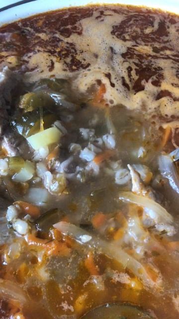 На плите рассольник варится, а в духовке пирог печётся смотреть онлайн