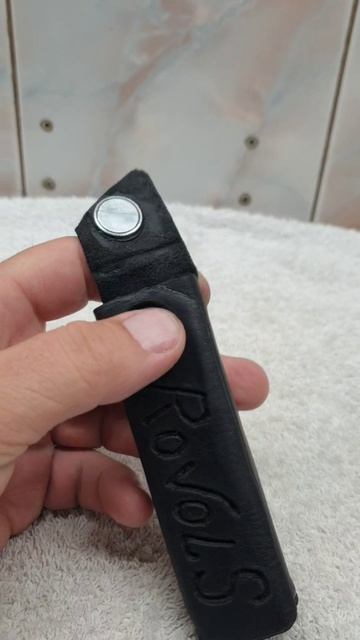 Изделие из кожи. Кожаный чехол.