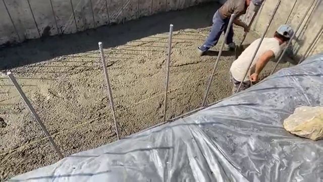 Заливают фундамент дома он-лайн. Натухаевская, ПК ВИДНЫЙ. Строим дом на юге смотреть онлайн