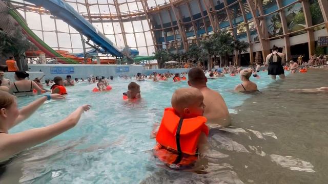 Аквапарк Питерлэнд 2025г. смотреть онлайн