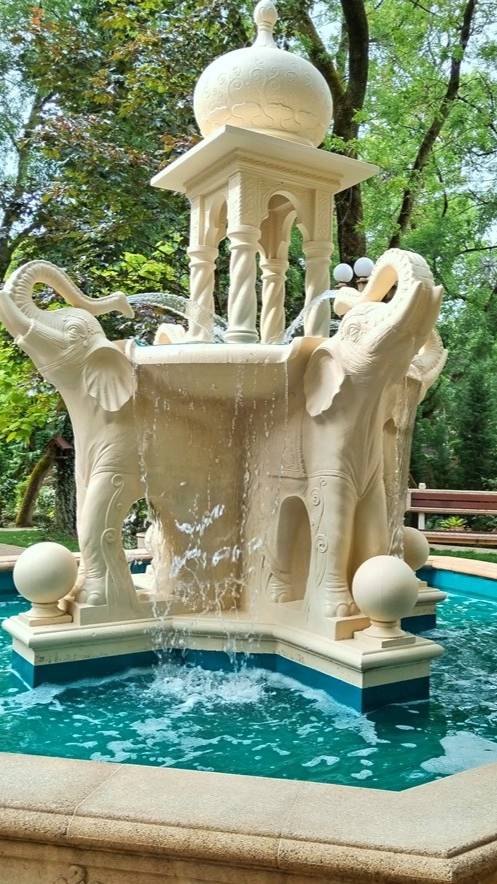 Фонтан со слонами. Кабардинка-Геленджик. #фонтан #геленджик #кабардинка смотреть онлайн