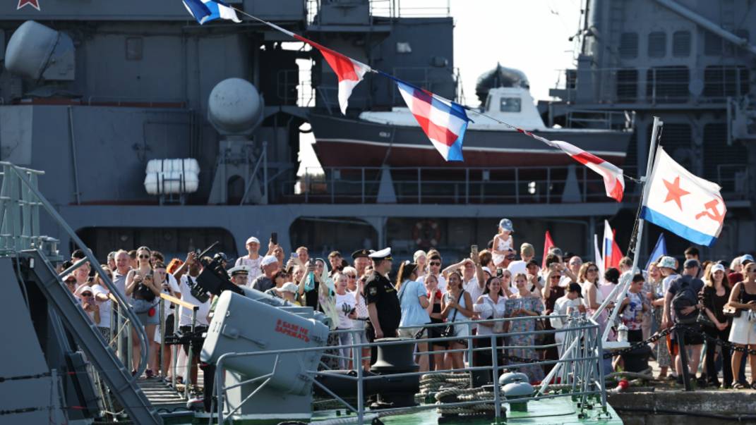 Морская столица России: как прошел День ВМФ в Петербурге смотреть онлайн