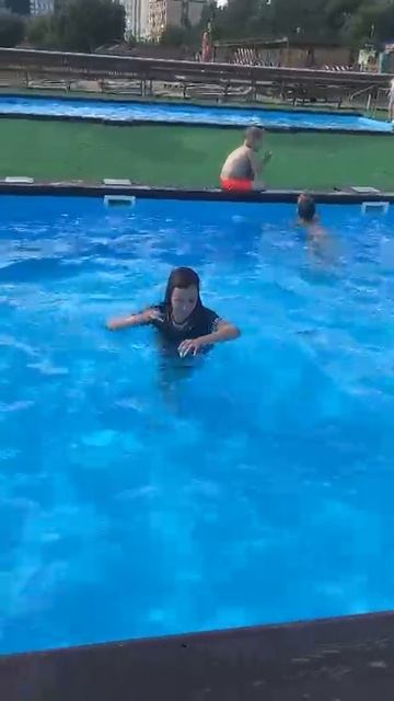 Отдых в бассейне 🏊Омск 2025год смотреть онлайн