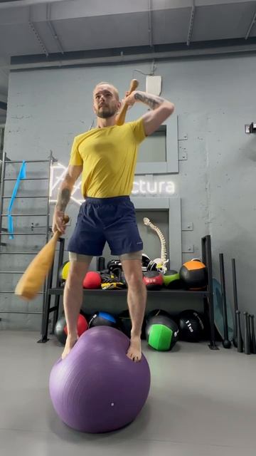 Челлендж на фитболе от сообщества 