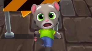 Говорящий Том бег за золотом