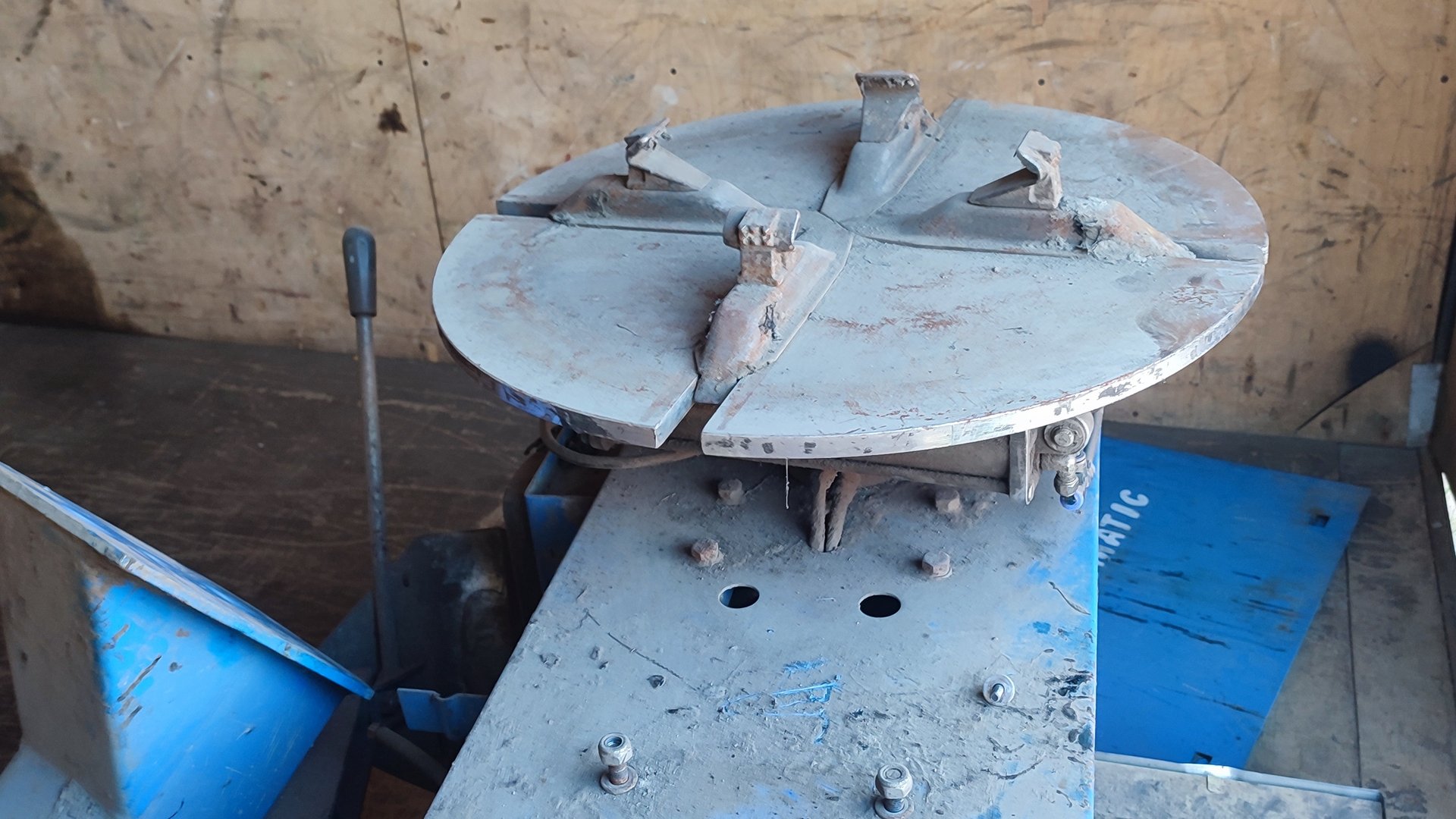 А вы знаете что внутри шиномонтажного станка? смотреть онлайн