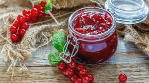 Скоростное приготовление джема из красной смородины вместе с мусором за 10 минут!!!