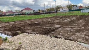 Планировка участка трактором, выравниванием грунт на участке с учетом уклона в ливневку