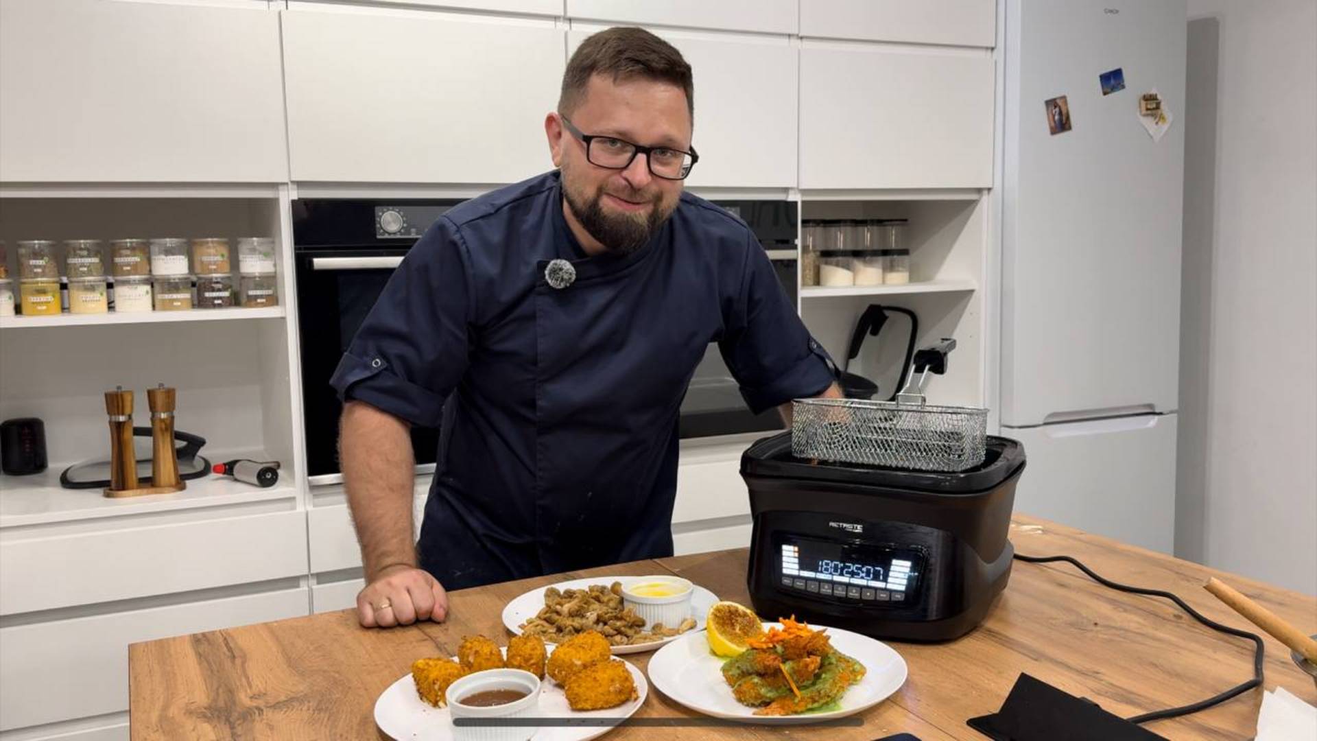 Запись эфира «Фритюр. Соусы. Летние закуски»