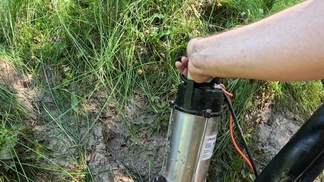 Откачали воду из дренажной ямы.