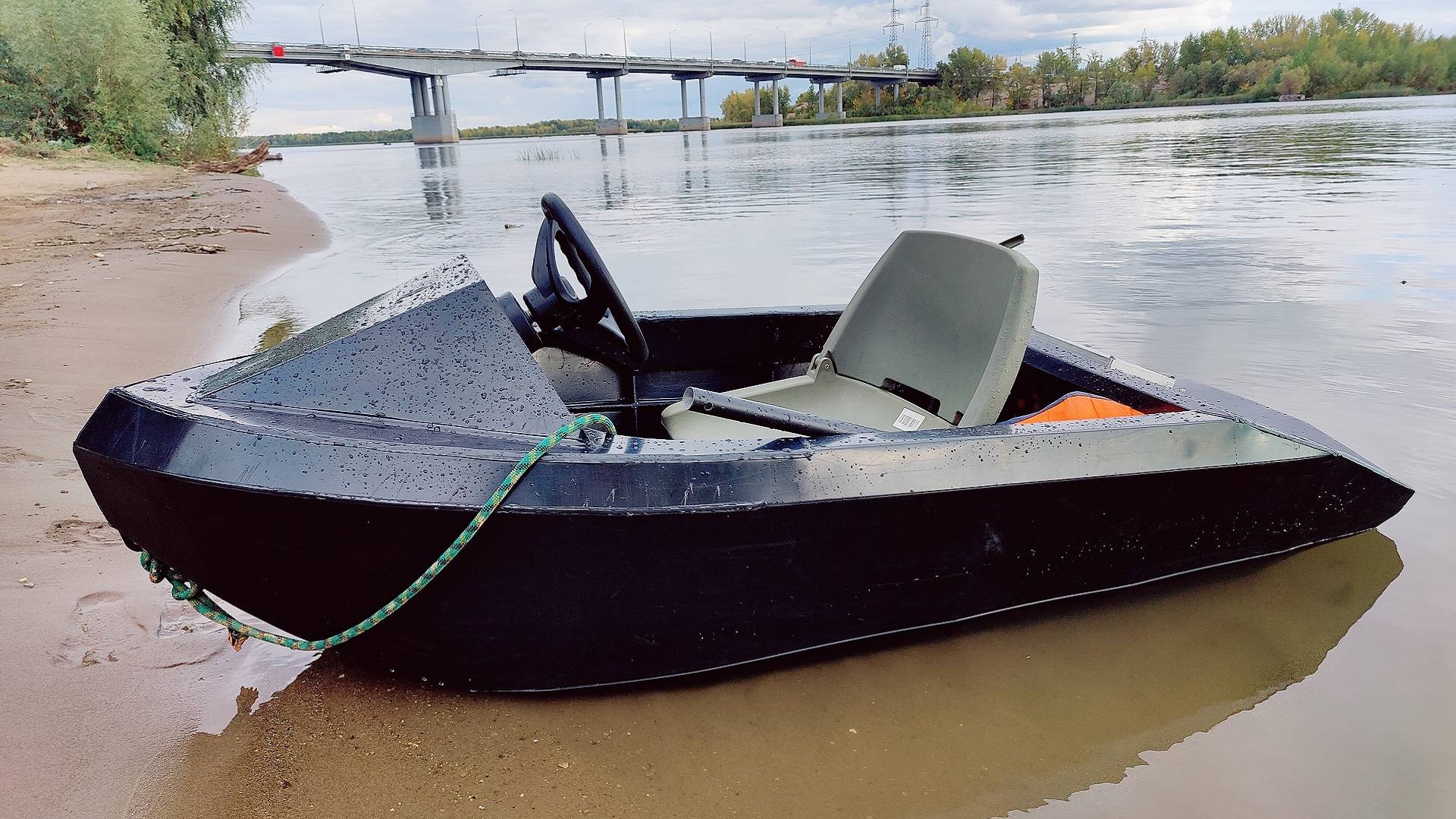 Мини лодка картинг электро пластиковая