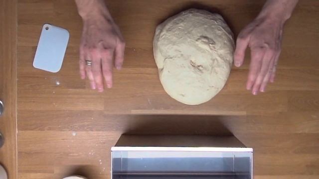 Формование теста для формы