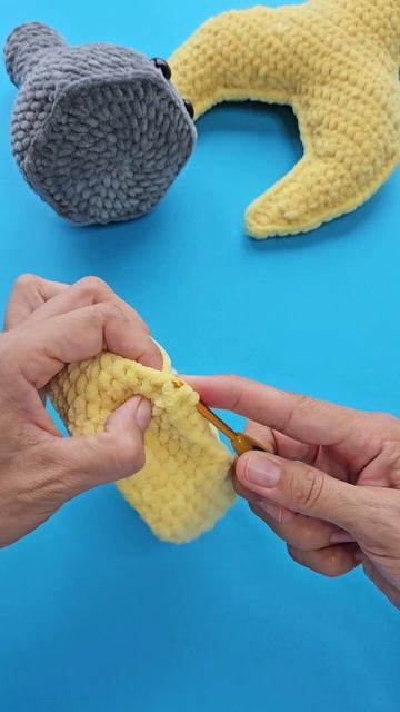 Убавки при вязании "СБН за ножку столбика" ("рельефный изнаночный СБН“) смотреть онлайн