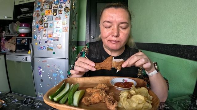 Ростикс, чипсы. Мукбанг смотреть онлайн