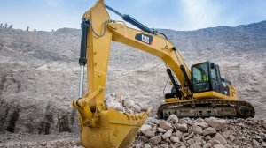 Работа экскаватора Caterpillar изнутри .