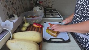 Наросло полно работы Только успевай. Жизнь простых людей в деревне