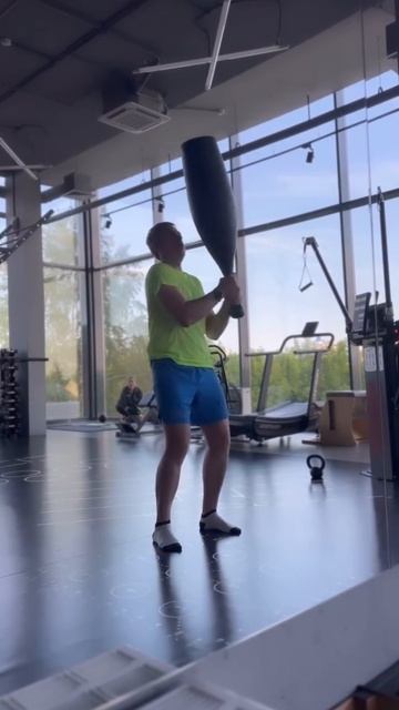 Люди с булавами