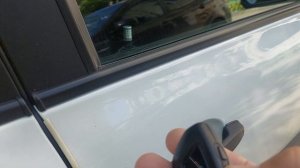 Гранта кросс Замки дверей самопроизвольно открываются через некоторое время после закрытия.