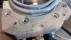 как открутить пружины груза стиральной машины аристон.