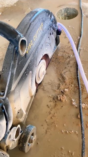 Резка плиты перекрытия установкой алмазной резки бетона