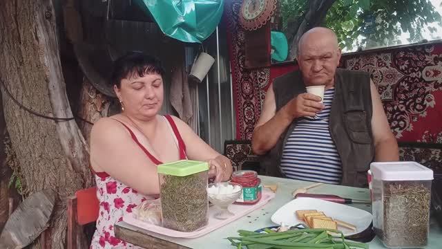 ПОРАБОТАТЬ УСПЕЛИ И ОТДОХНУТЬ НЕ ЗАБЫЛИ,ПОВСЕДНЕВНАЯ СЕЛЬСКАЯ ЖИЗНЬ смотреть онлайн