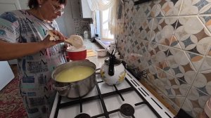 Жизнь семьи в деревне. Хлопочу на кухне