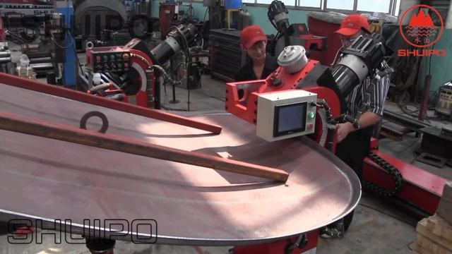 Автоматический поворотный кромкооблицовочный станок для бесформенных торцевых днищ смотреть онлайн