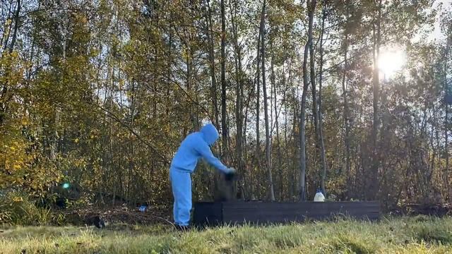 Доделываем дровник. Утепляем стены и пол. И пытаемся не замерзнуть