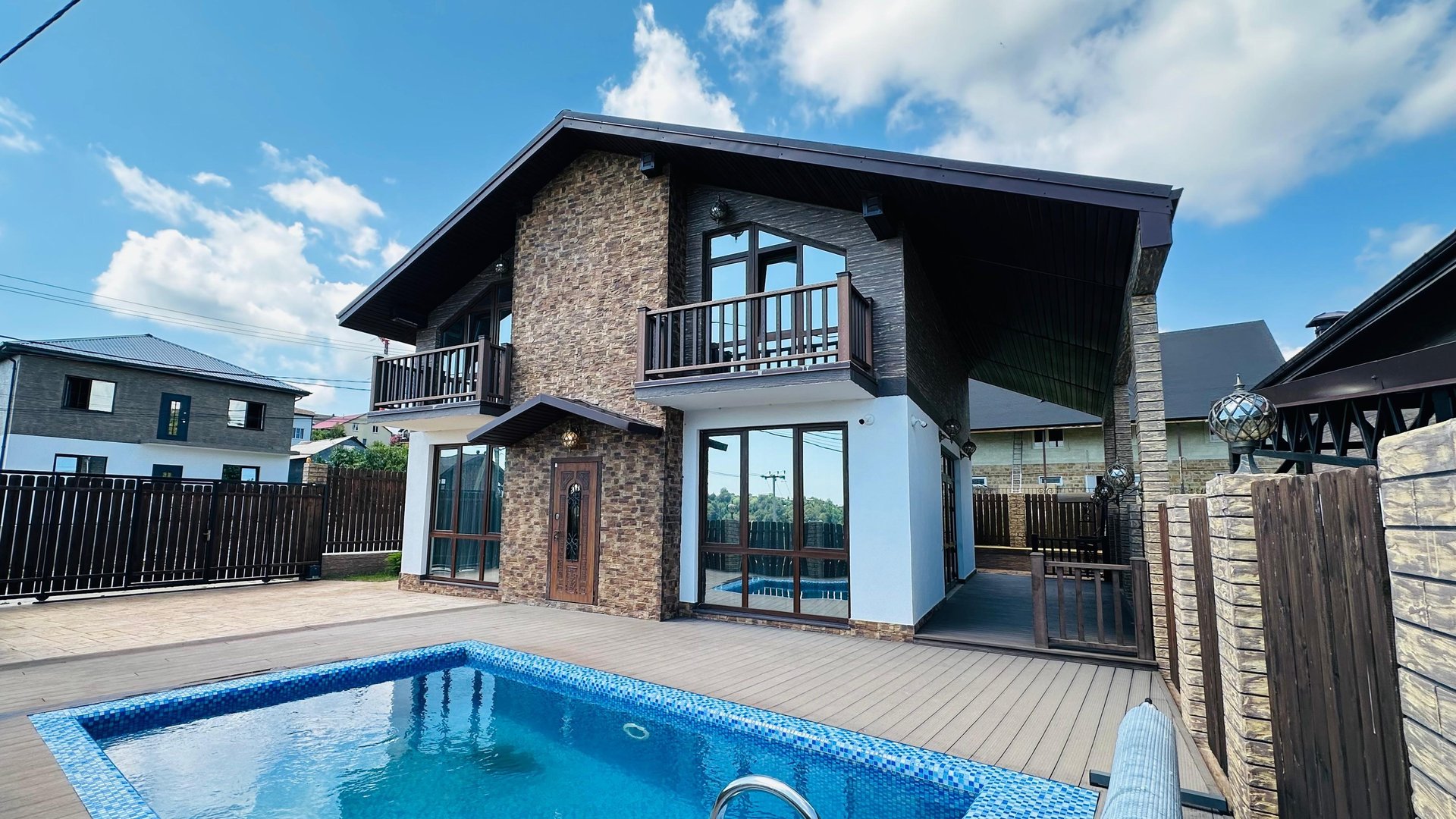 Замечательный дом в стиле шале с ремонтом смотреть онлайн