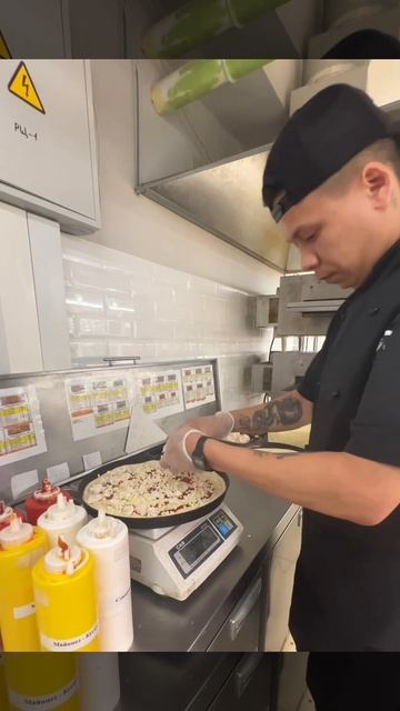 Пицца с курицей