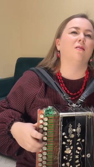 Эту песню ищут все! Лия Брагина - Виновата черёмуха белая смотреть онлайн