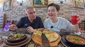 Мукбанг ПИРУЕМ в отличном Грузинском ресторане! Вкусный ужин ПРИ СВЕЧАХ по домашнему в Питере