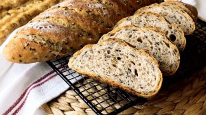 Хлеб на пшеничной закваске с цельнозерновой мукой и льном