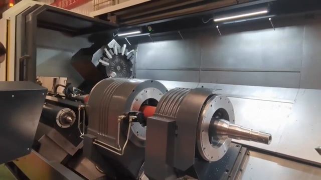 Токарный станок с центральным приводом для обработки автомобильных осей SCK309S смотреть онлайн