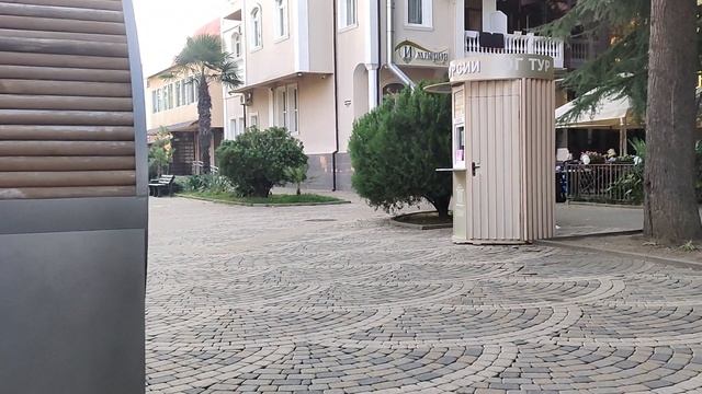 Адлер улица Карла Маркса утром июль