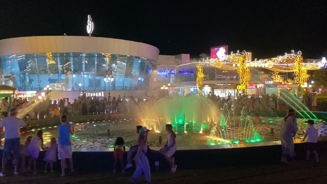Поющий танцующий фонтан в Сохо / Soho Square Dancing Fountain / Шарм / Египет / 1 песня смотреть онлайн