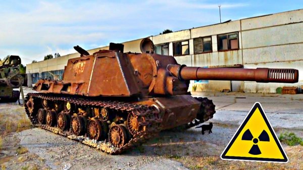 ✅Идём в Припять восстанавливать Авто Технику ☢️ Укатили трактор в Чернобыльском лесу у марадёров 😱