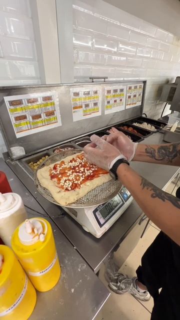 Пицца римская Пепперони