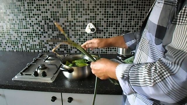 малосольные огурчики по бабушкину рецепту.